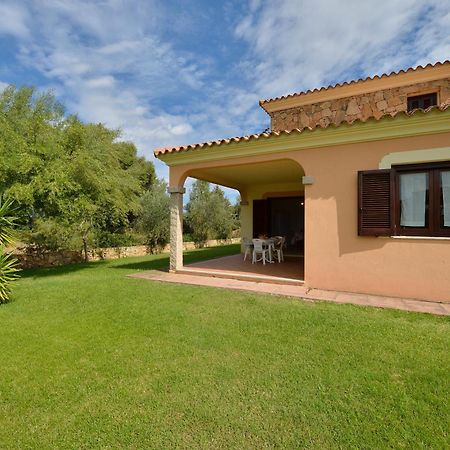 Residence Le Canne San Teodoro  Bagian luar foto