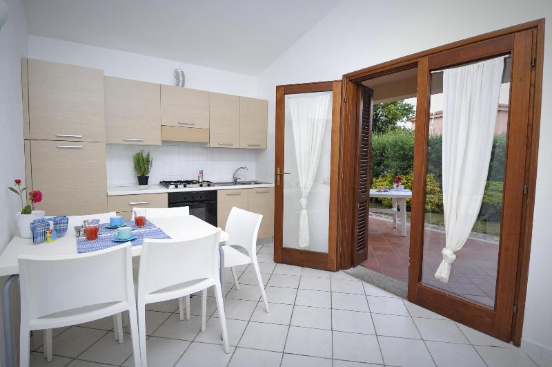 Residence Le Canne San Teodoro  Bagian luar foto