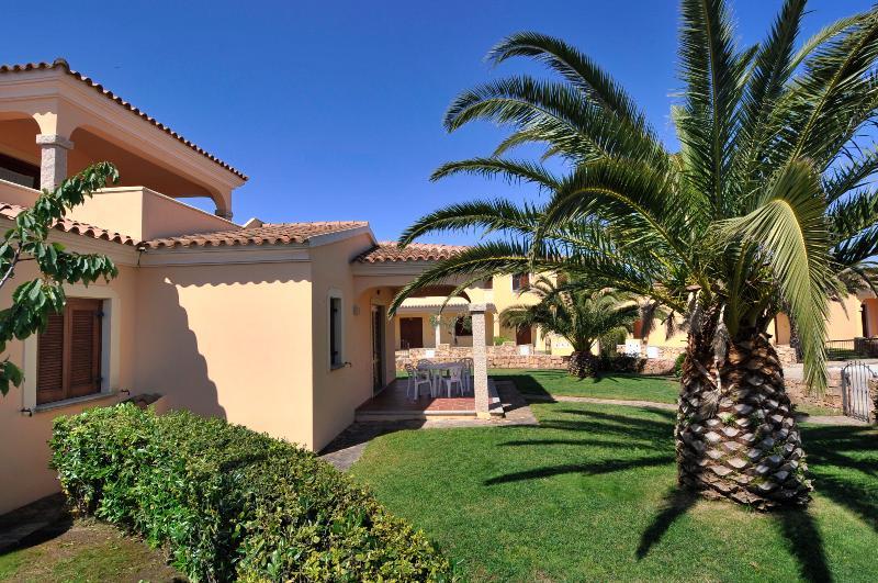 Residence Le Canne San Teodoro  Bagian luar foto